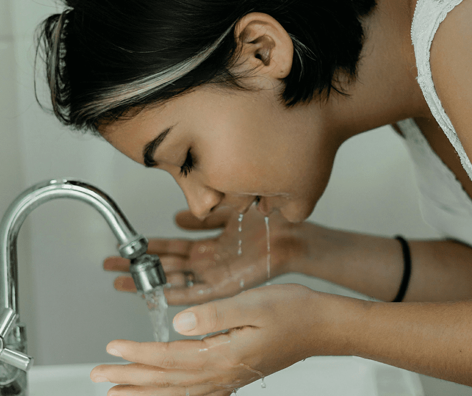 A women refreshing and pampering herself